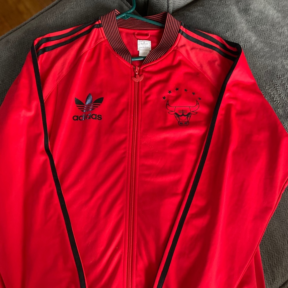 Rare ADIDAS Chicago Bulls Jacket--SIX rings